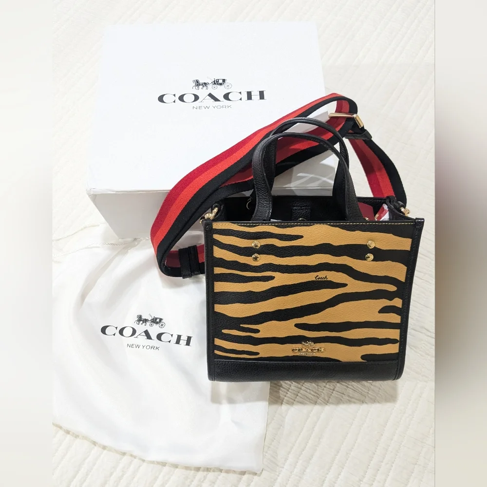 COACH Dempsey Tote 22 Tiger Year Special Edition - Picture 4 of 6